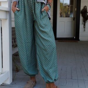 NWT THE NEST MYSTIC MIRAGE PRINTED JOGGERS